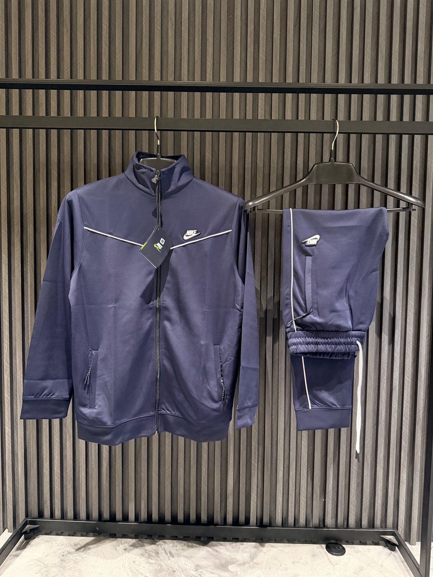 NIKE TRACKSUIT