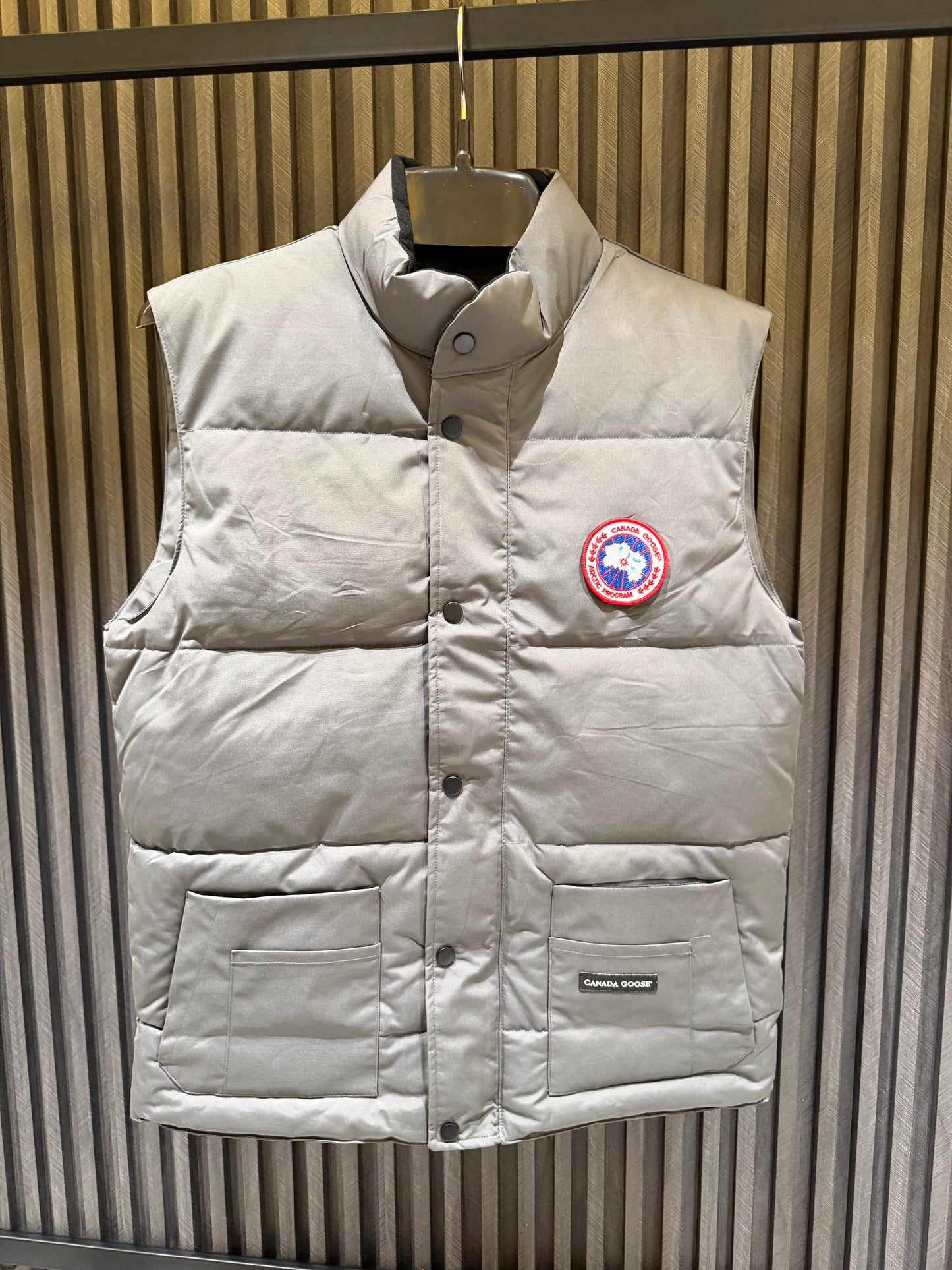 CANADA GOOSE SLEEVLESS JACKET