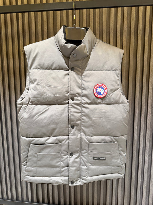CANADA GOOSE SLEEVLESS JACKET