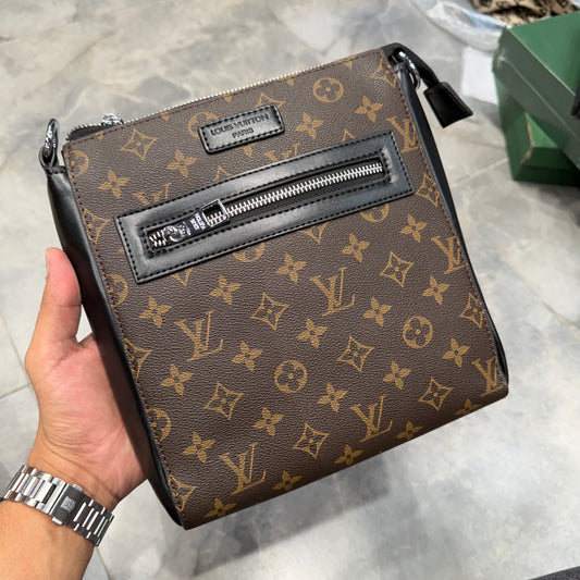 LV CROSS BODY BAG