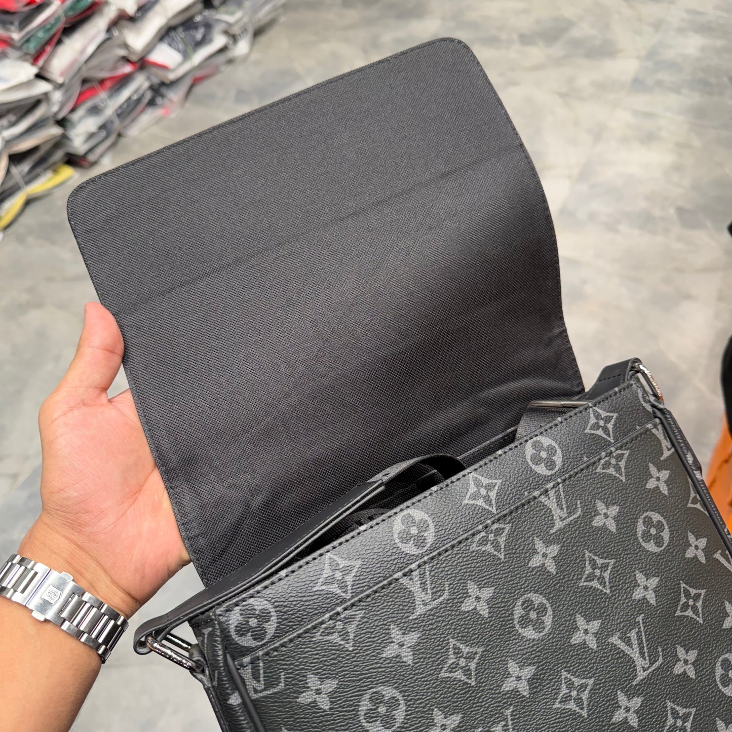 LV SIDE BAG