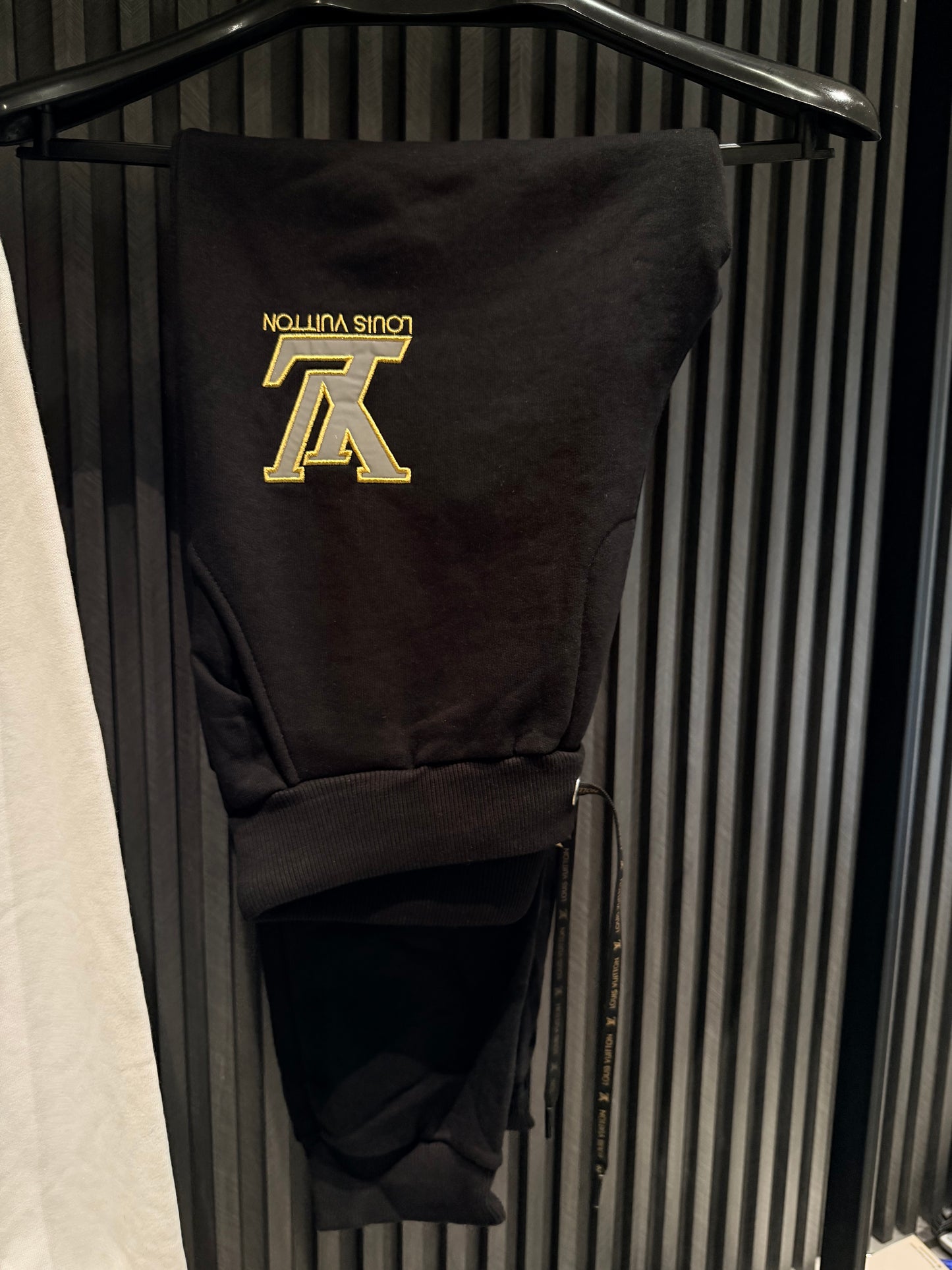 LV TRACKSUIT