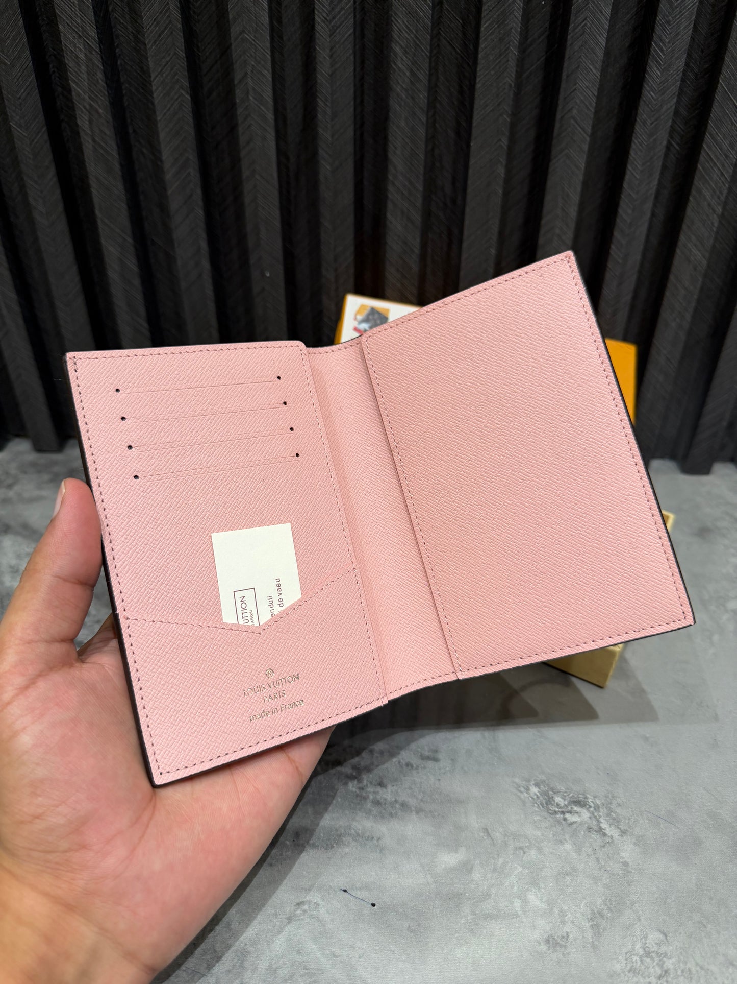 LV WALLET 1.1 GRADE