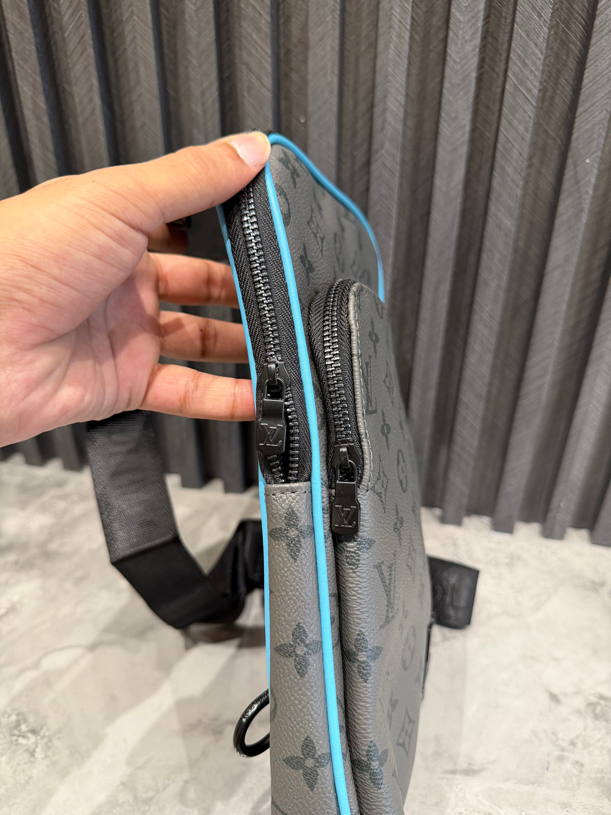 LV CHEAST BAG
