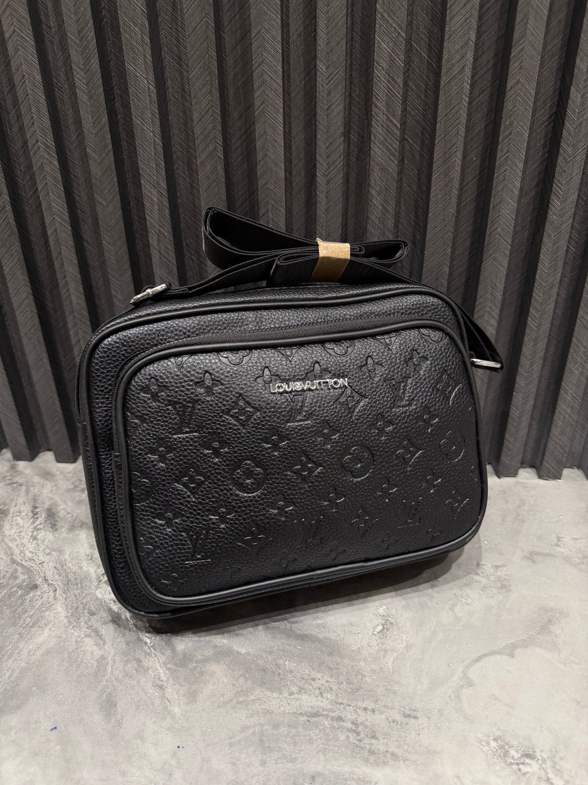 LV SIDE BAG