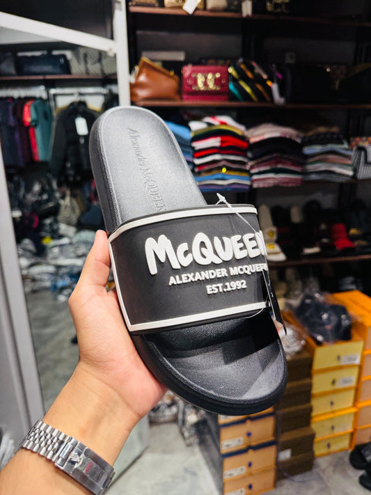 MC QUEEN SLIPPER