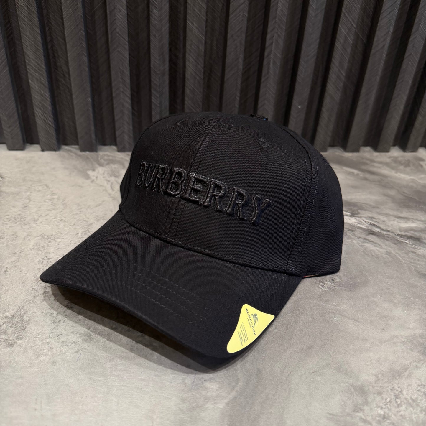 BURBERRY CAP