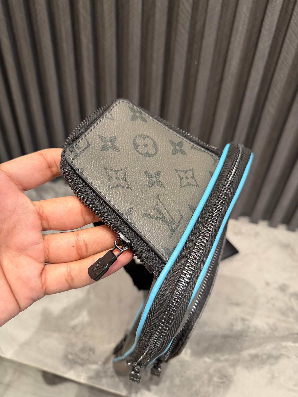LV CHEAST BAG