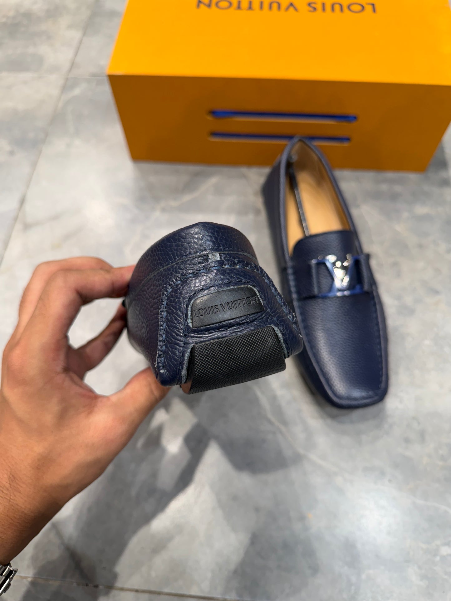 LV SHOES