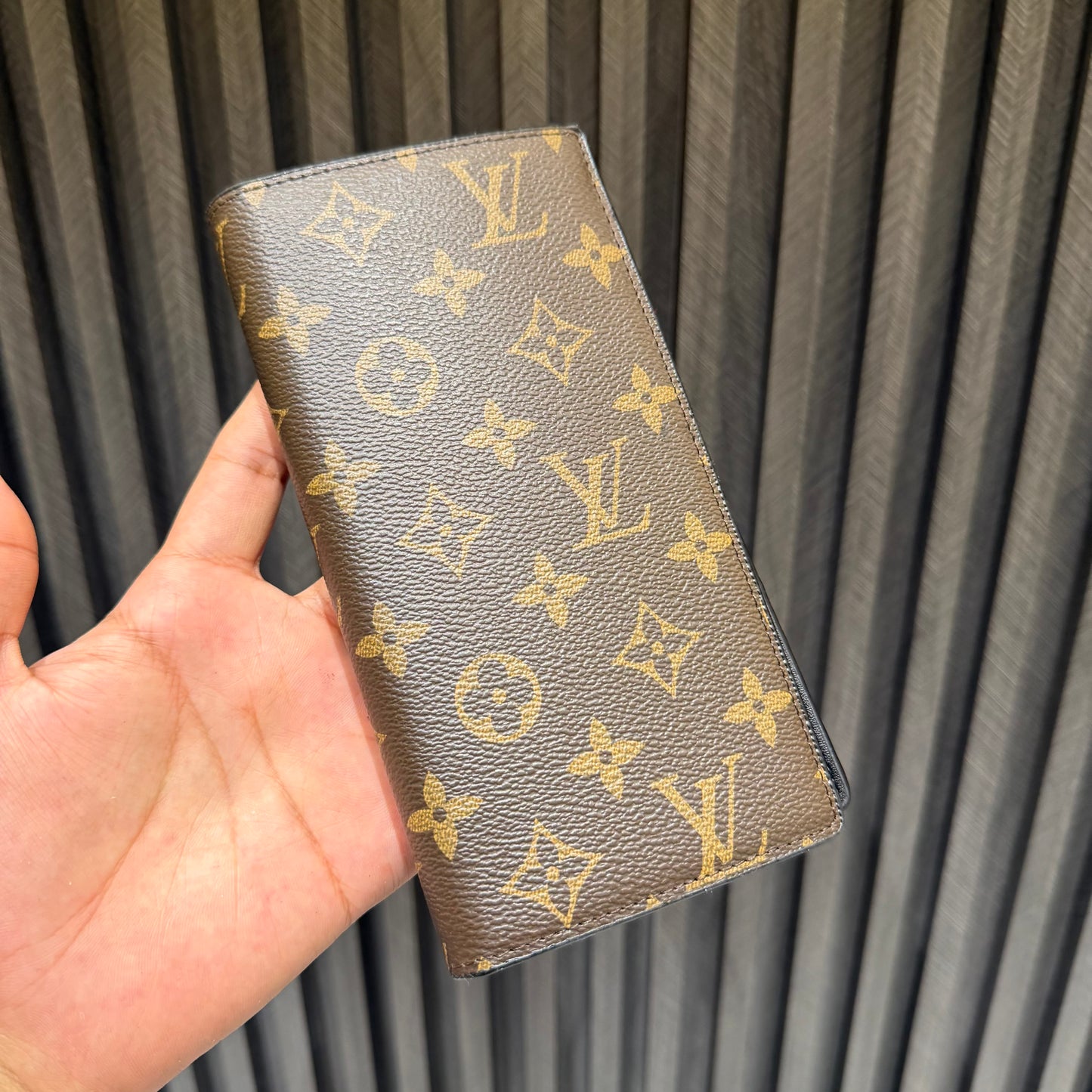 LV LONG WALLET