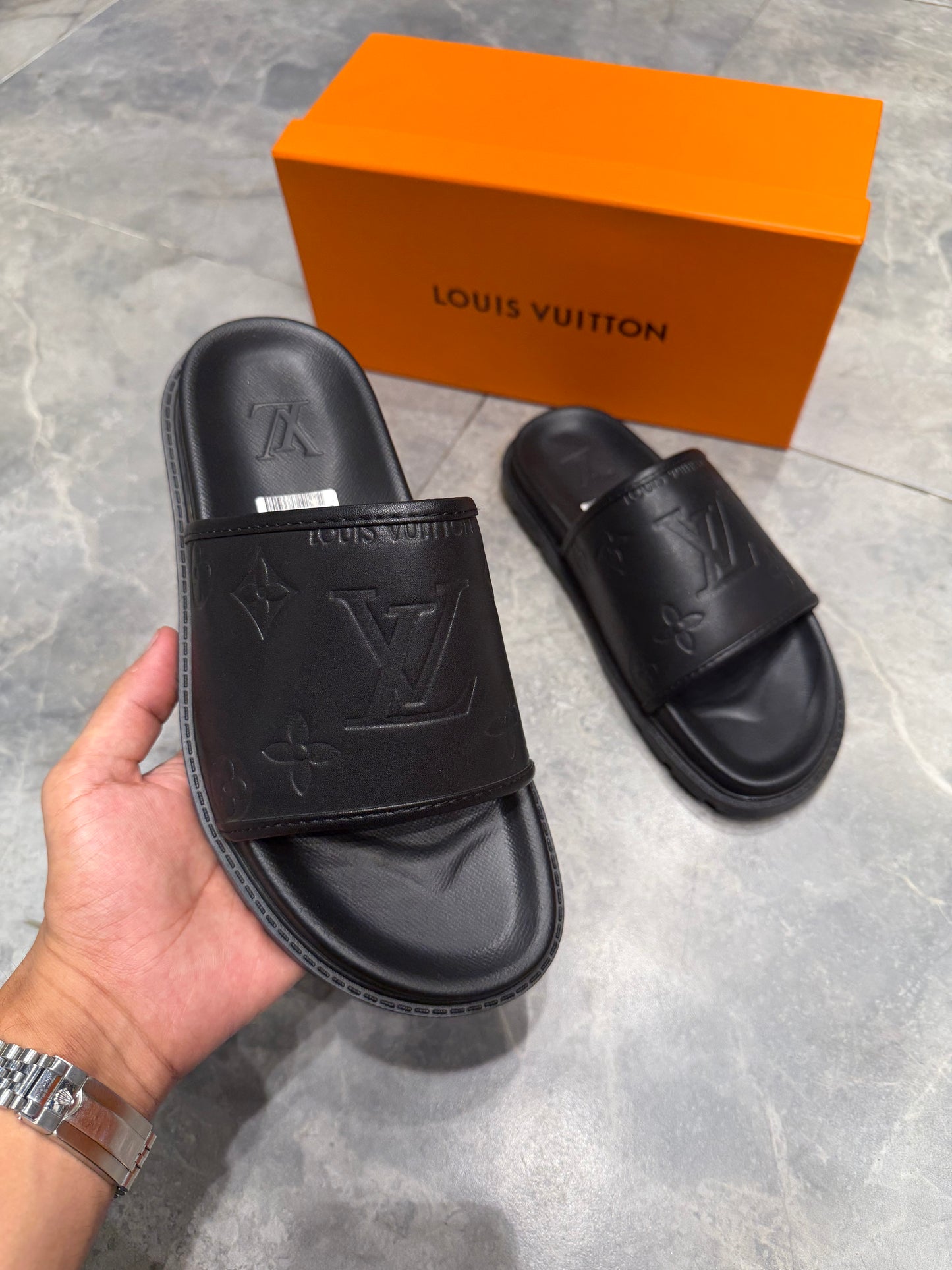 LV HIGH GRADE SLIPPER