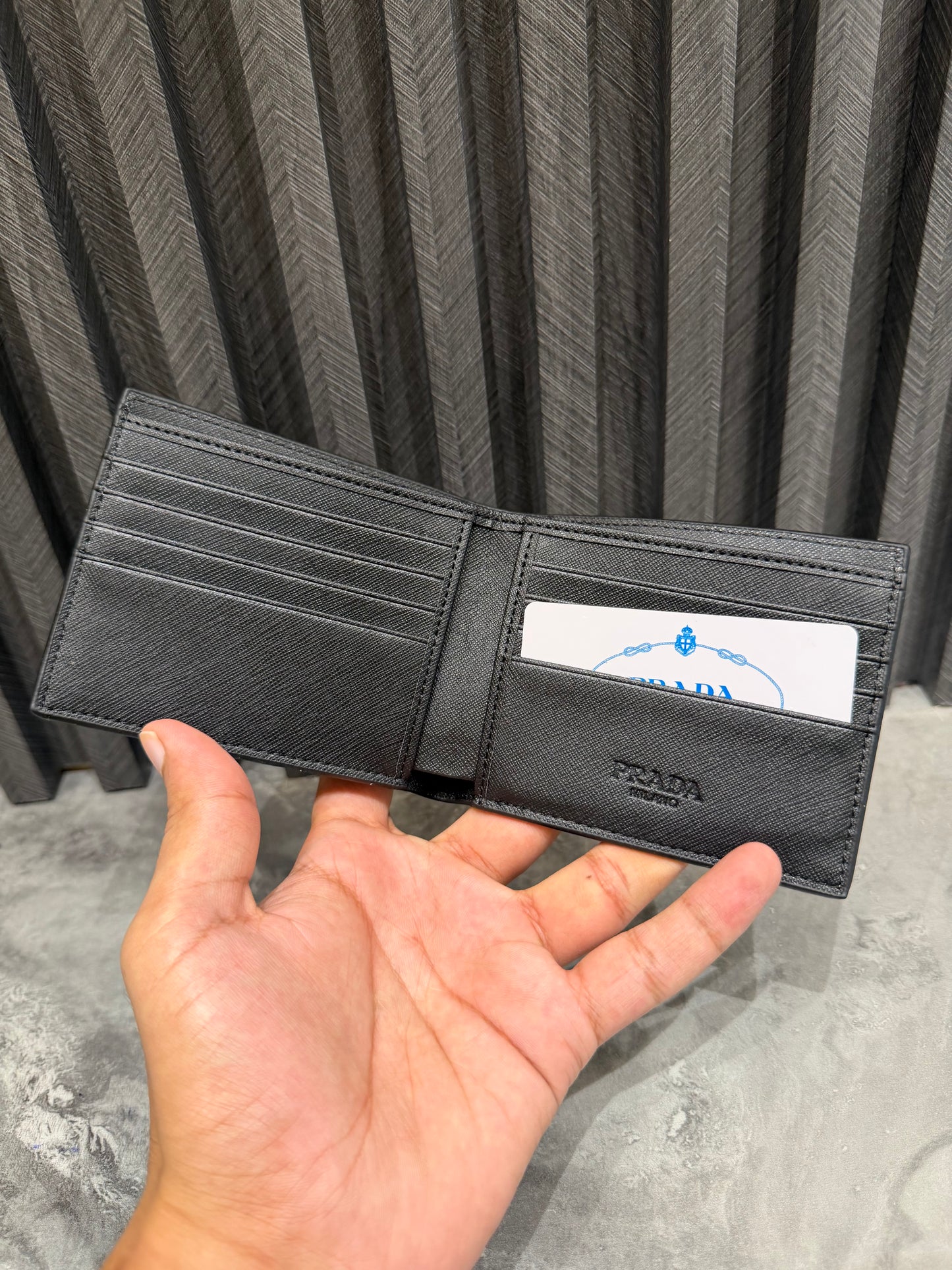 PRADA WALLET 1.1 GRADE