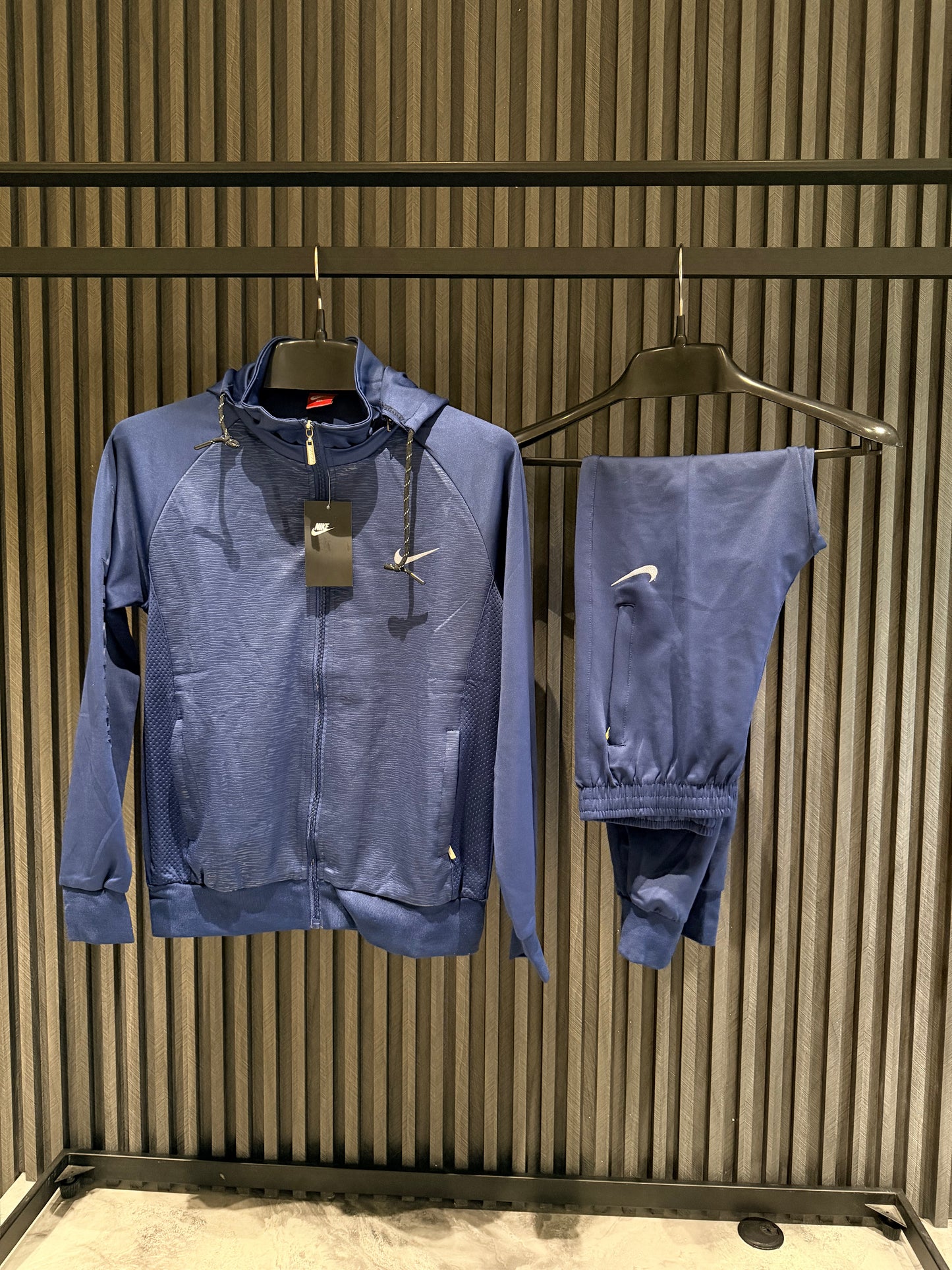 NIKE TRACKSUIT