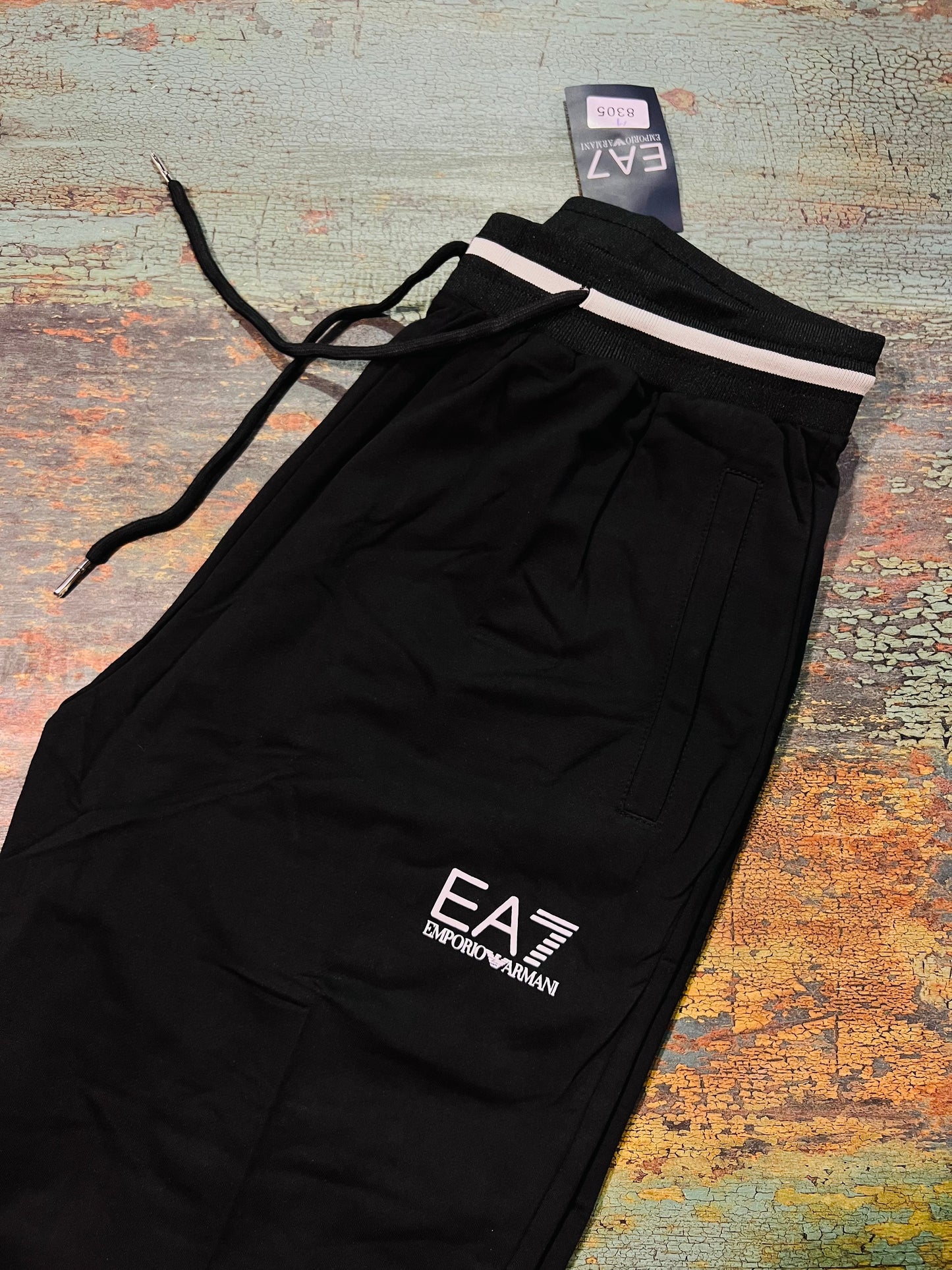 EA7 BLACK 28