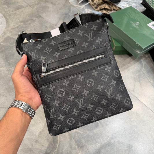 LV CROSS BODY BAG