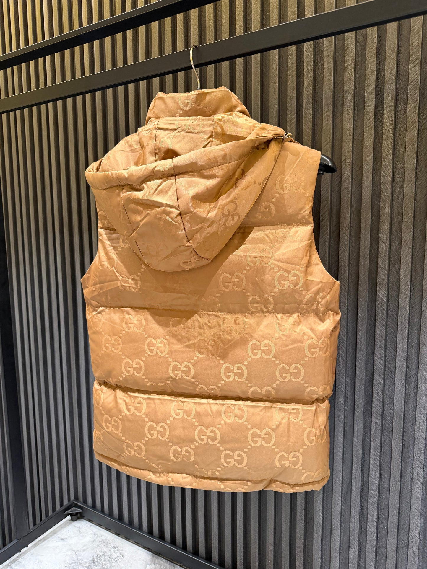 GUCCI SLEEVLES