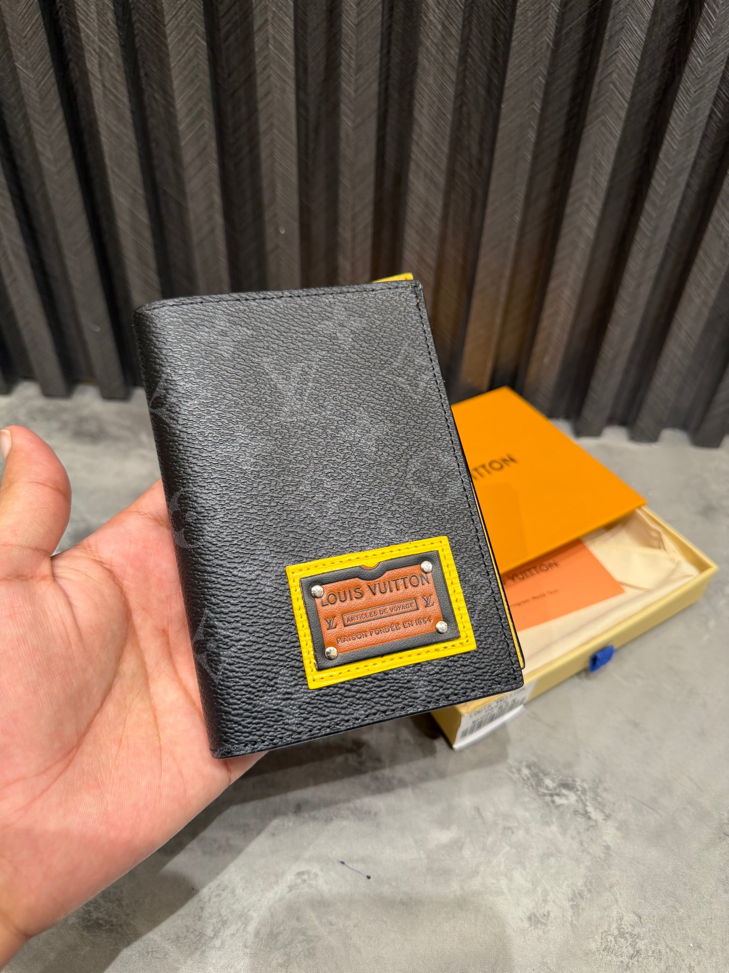 LV WALLET 1.1 GRADE