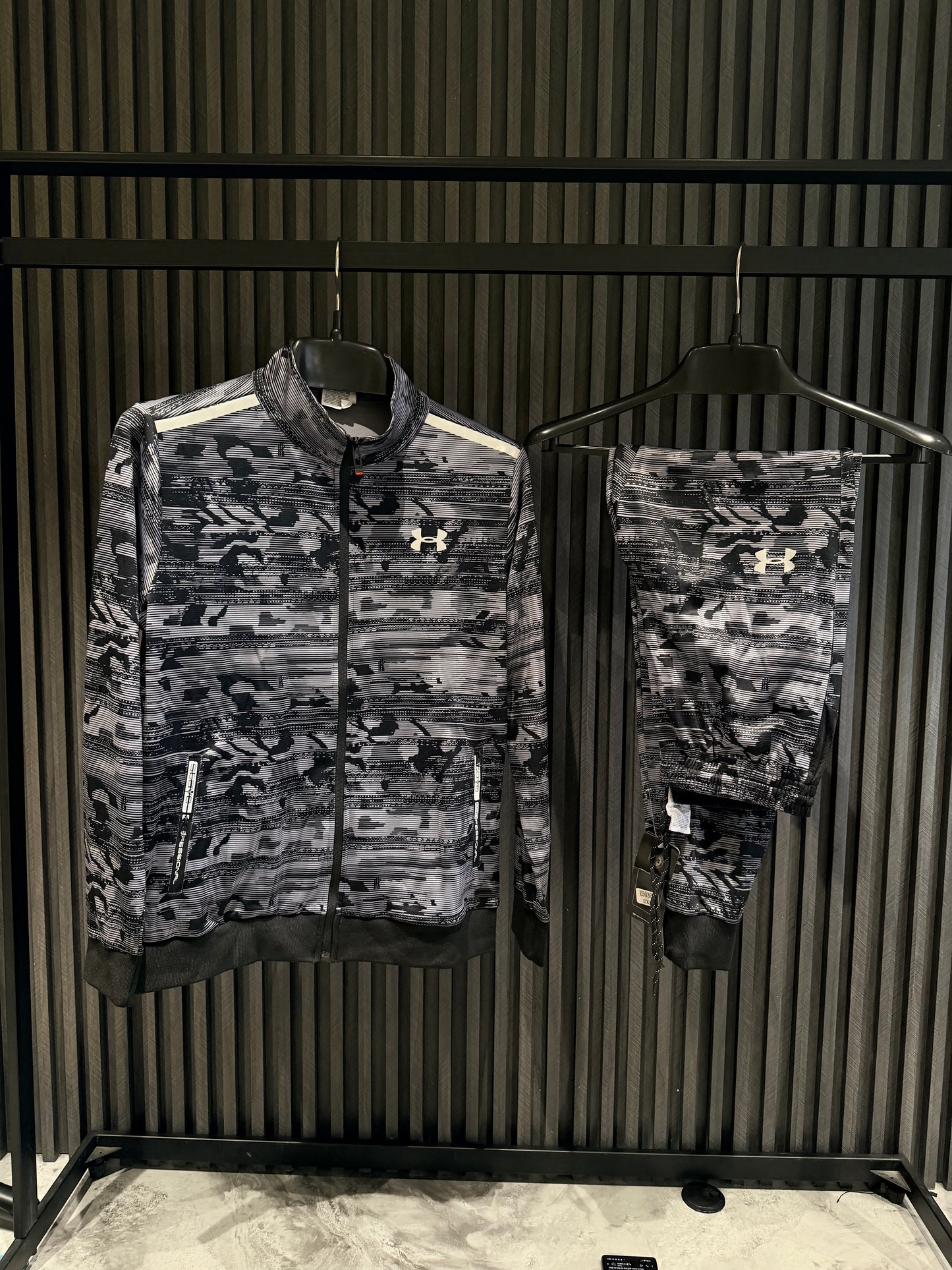 UNDER ARMOUR TRACKSUIT