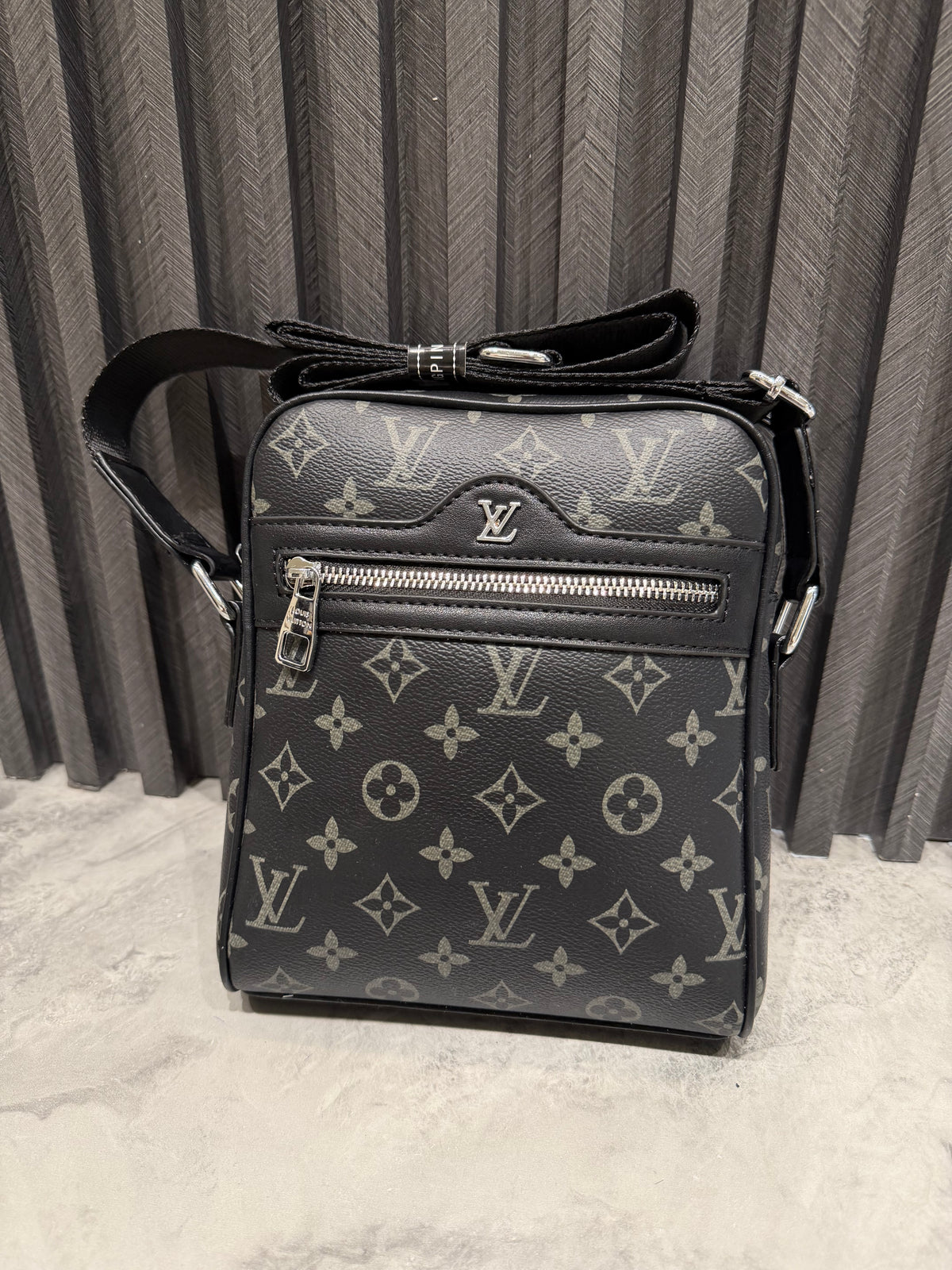 LV BAG