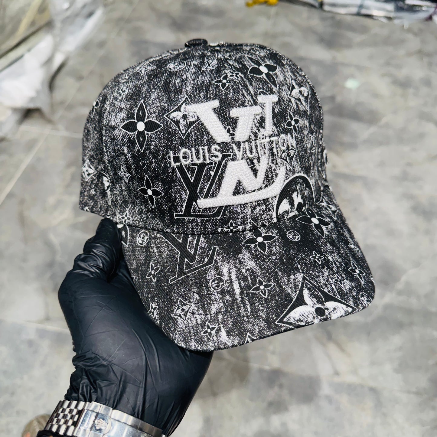 LV CAP