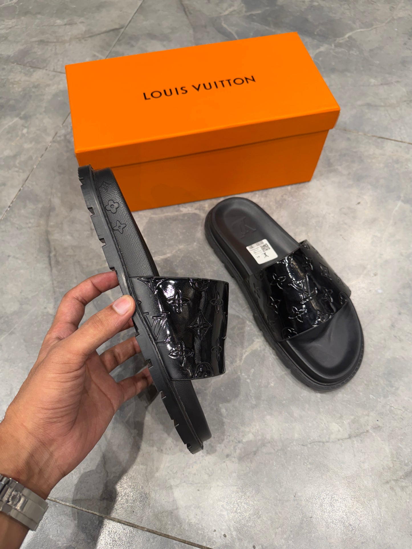 LV HIGH GRADE SLIPPER