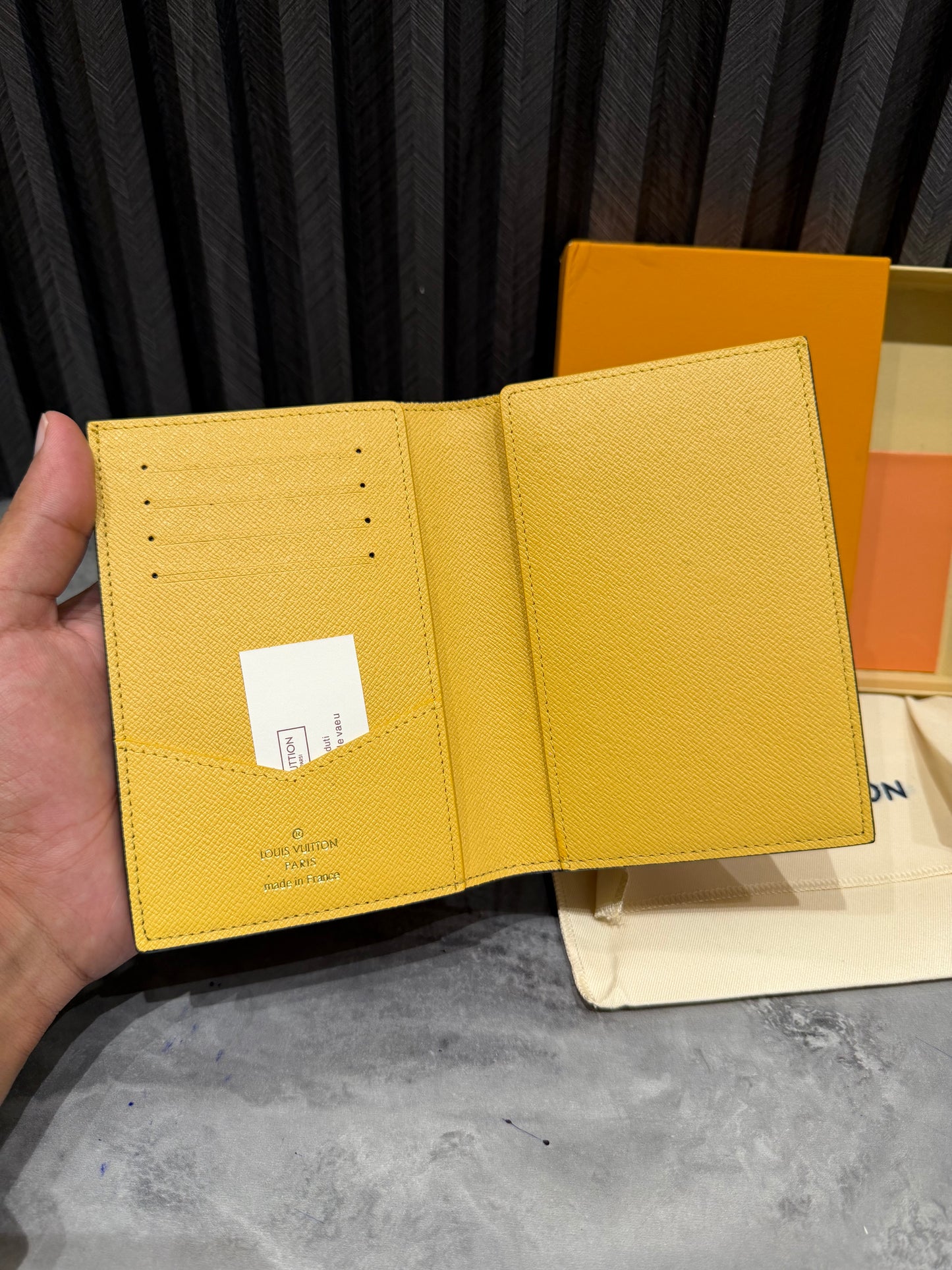 LV WALLET 1.1 GRADE