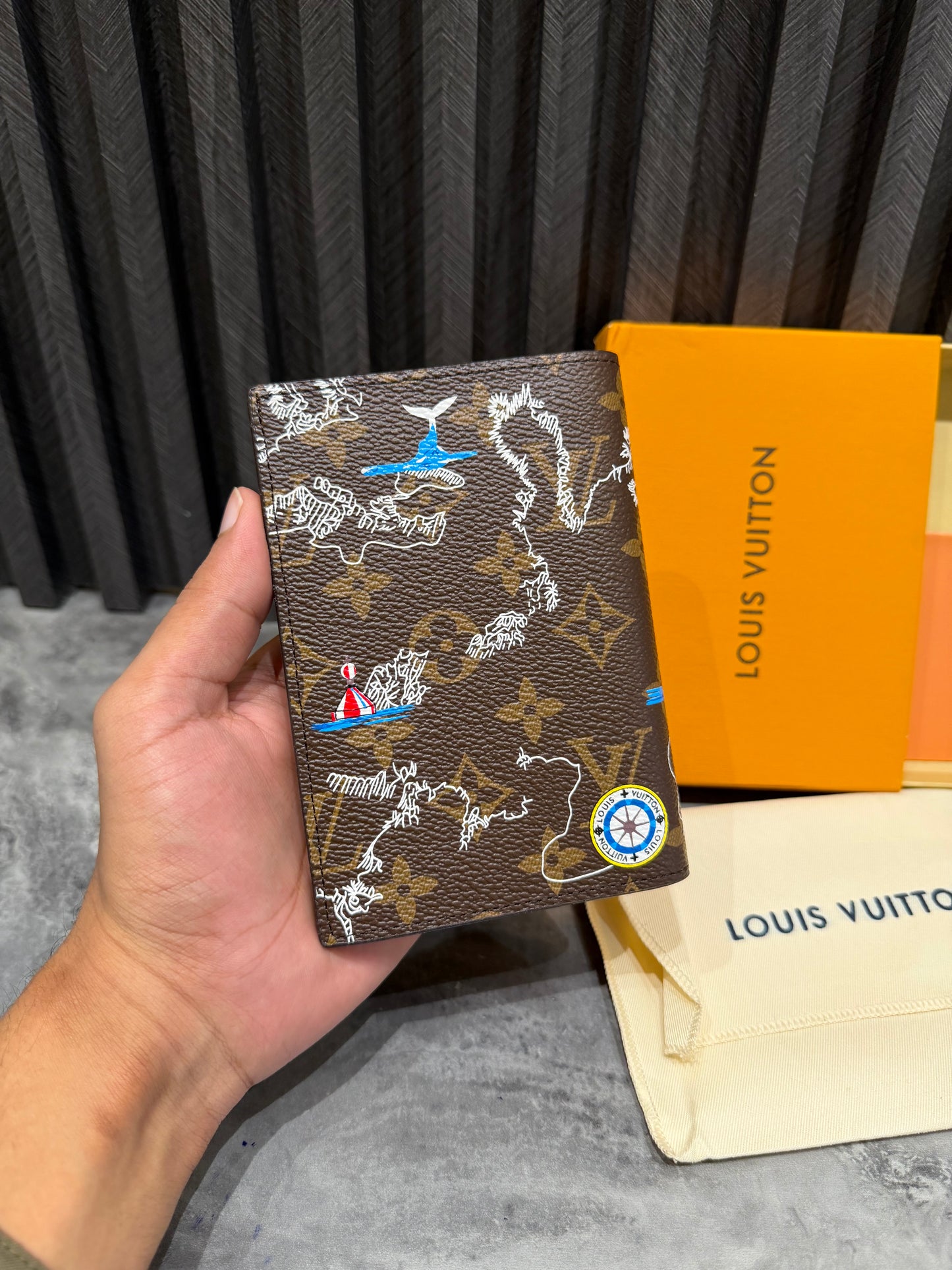 LV WALLET 1.1 GRADE