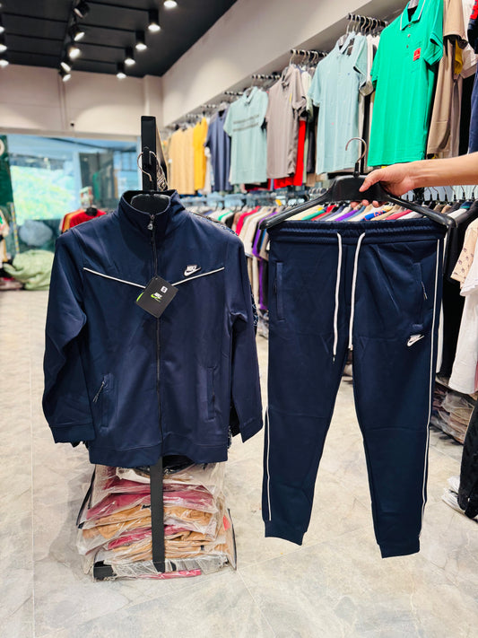 NIKE TRACKSUIT