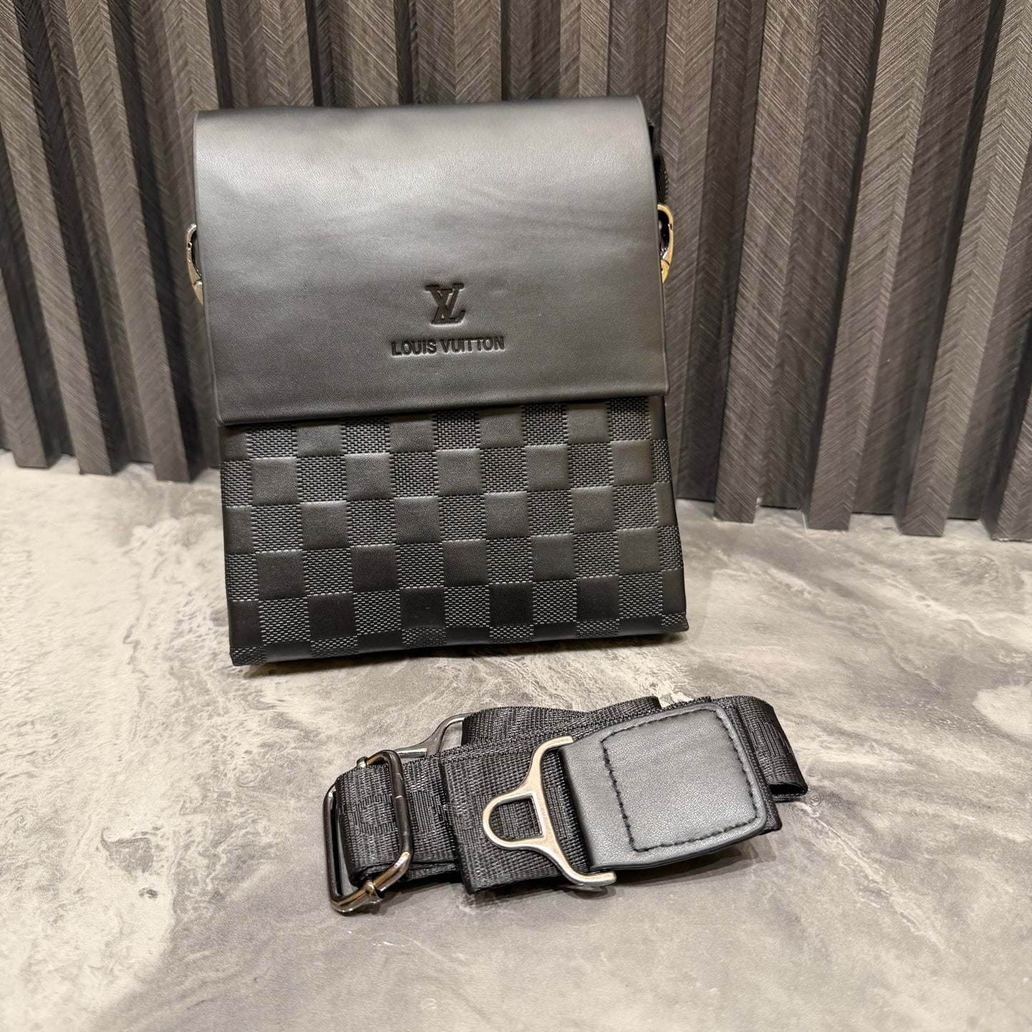 LV SIDE BAG