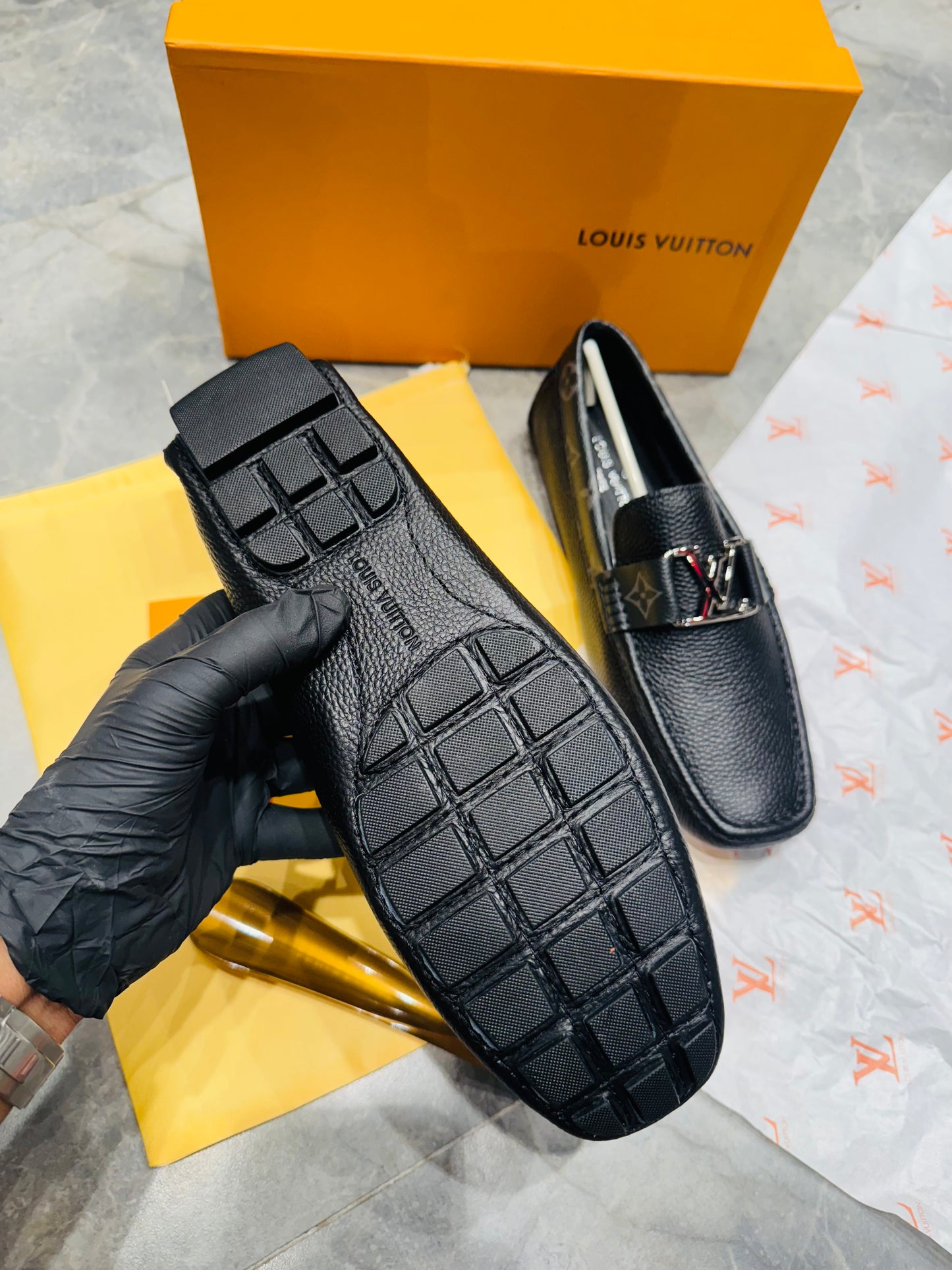 LV SHOES