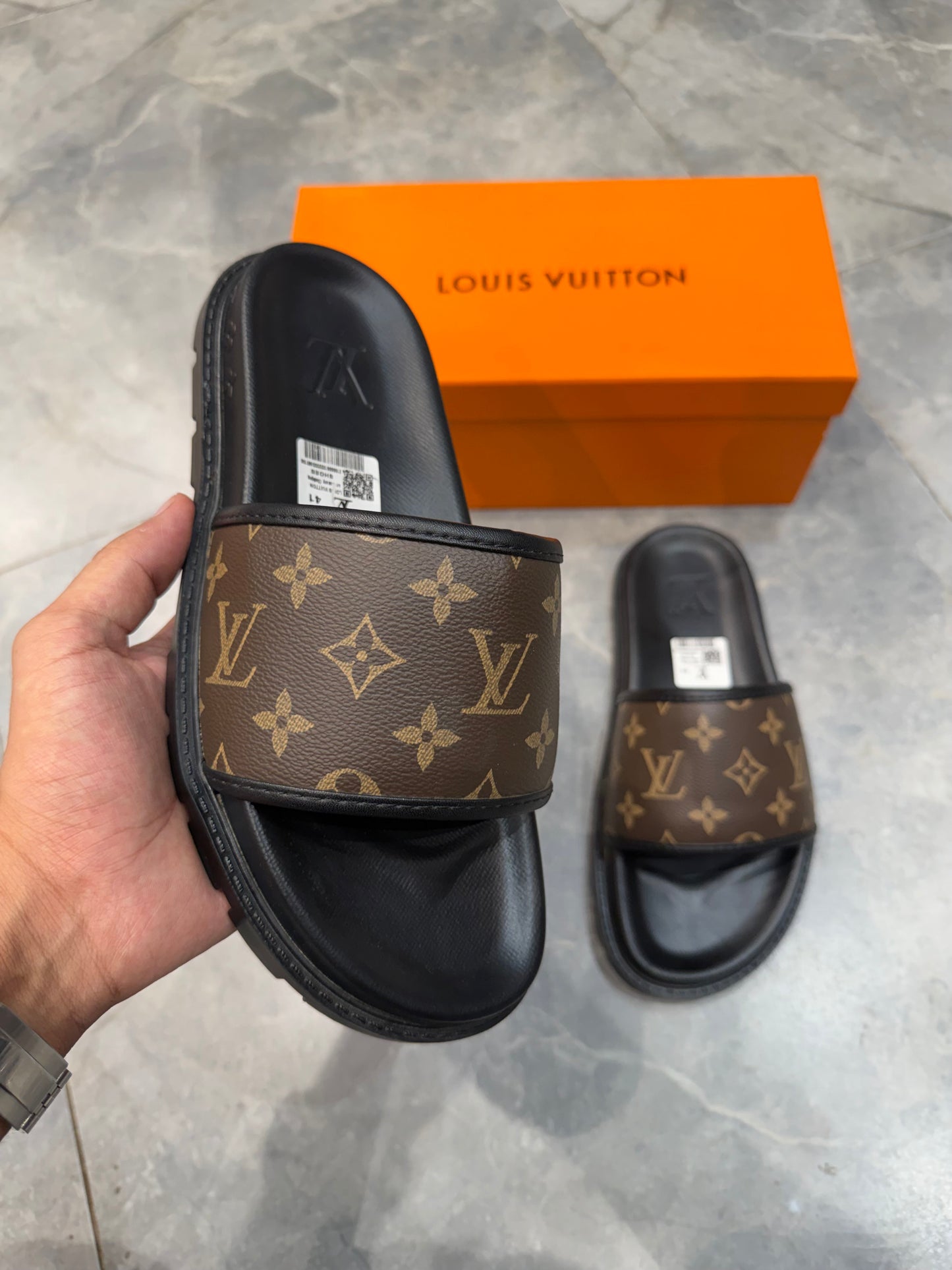 LV HIGH GRADE SLIPPER