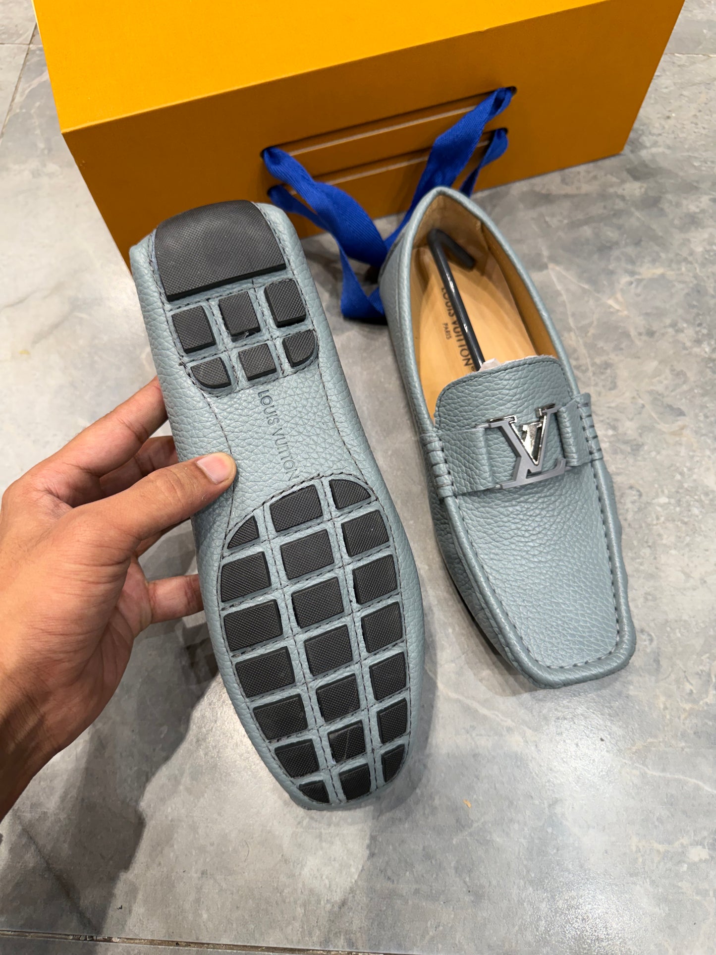 LV SHOES