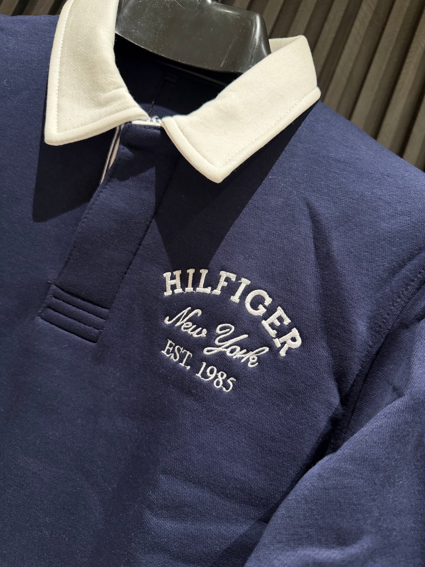 TOMMY SWEATSHIRT