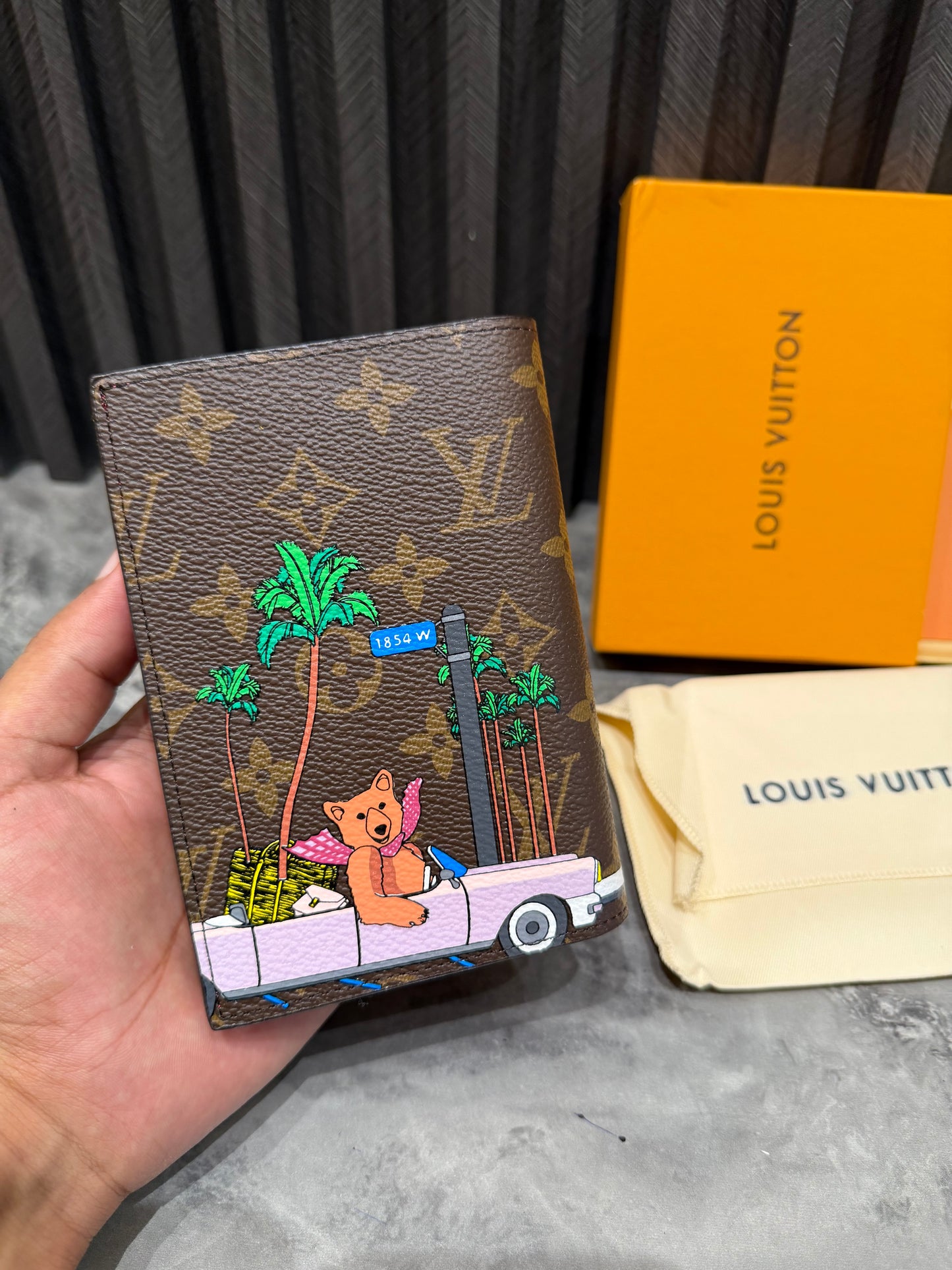 LV WALLET 1.1 GRADE