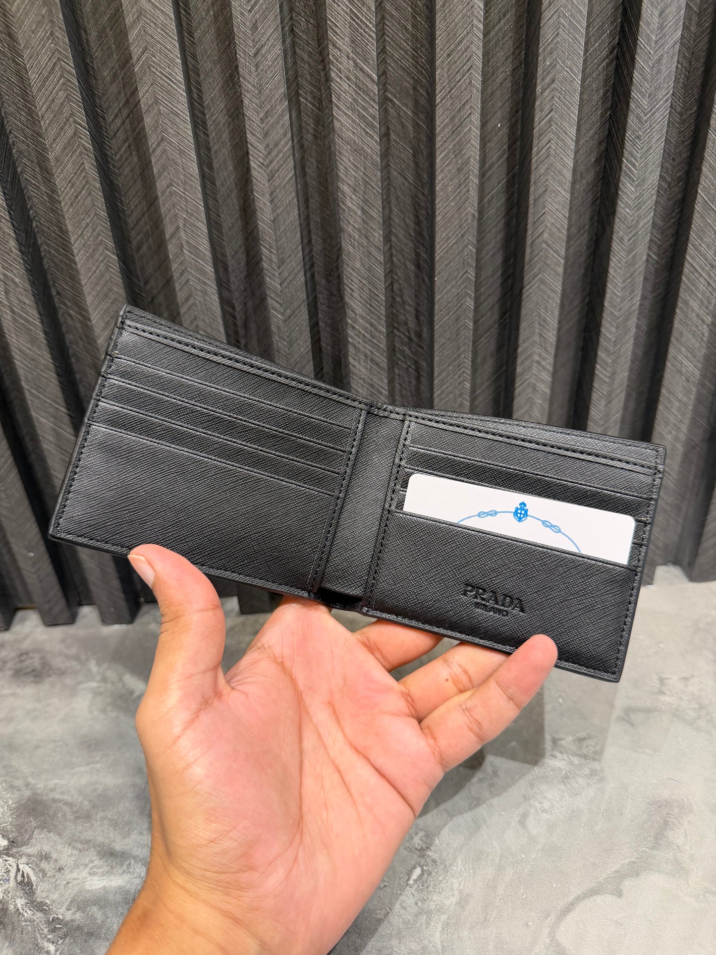 PRADA WALLET 1.1 GRADE