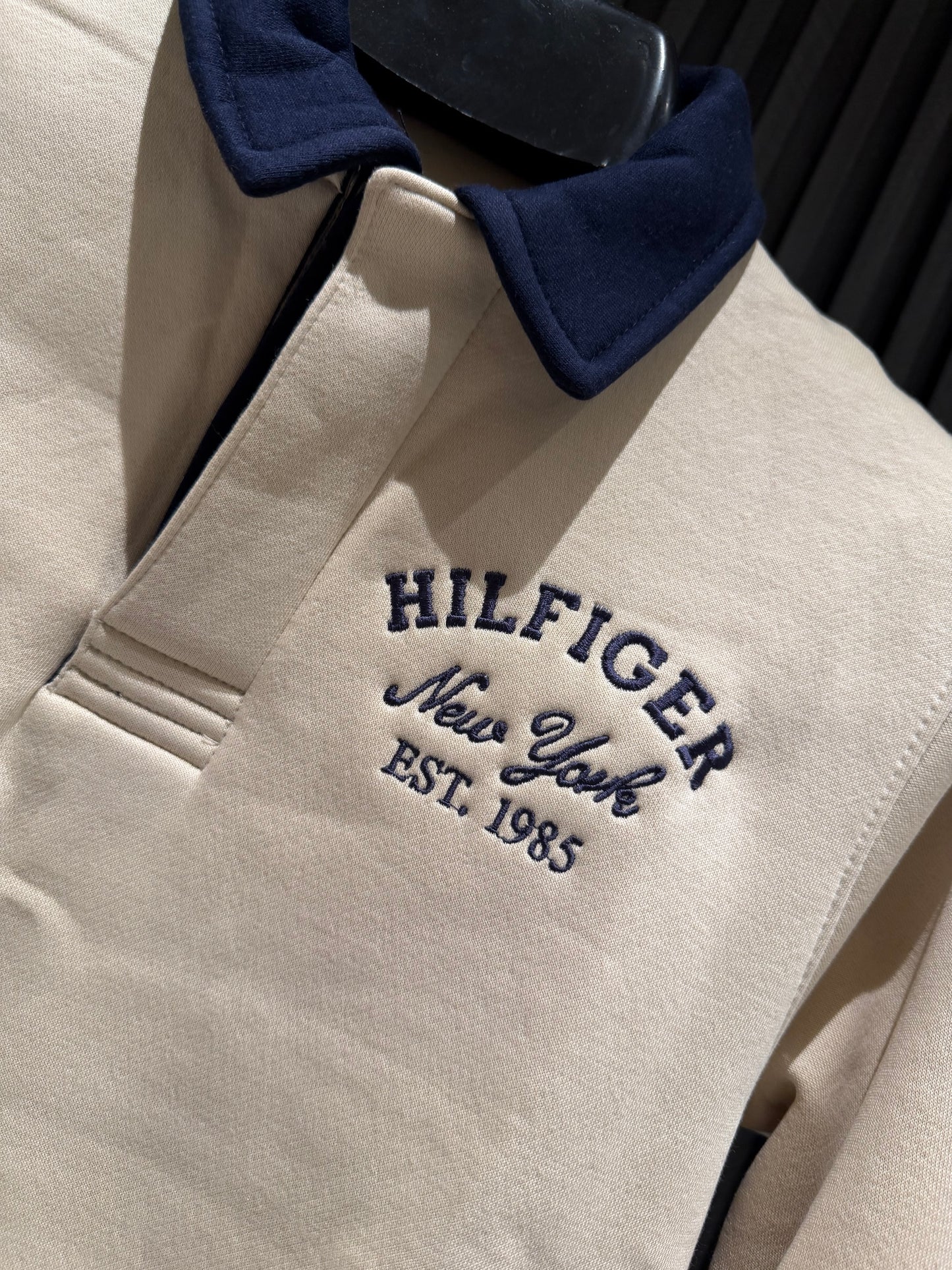 TOMMY SWEATSHIRT