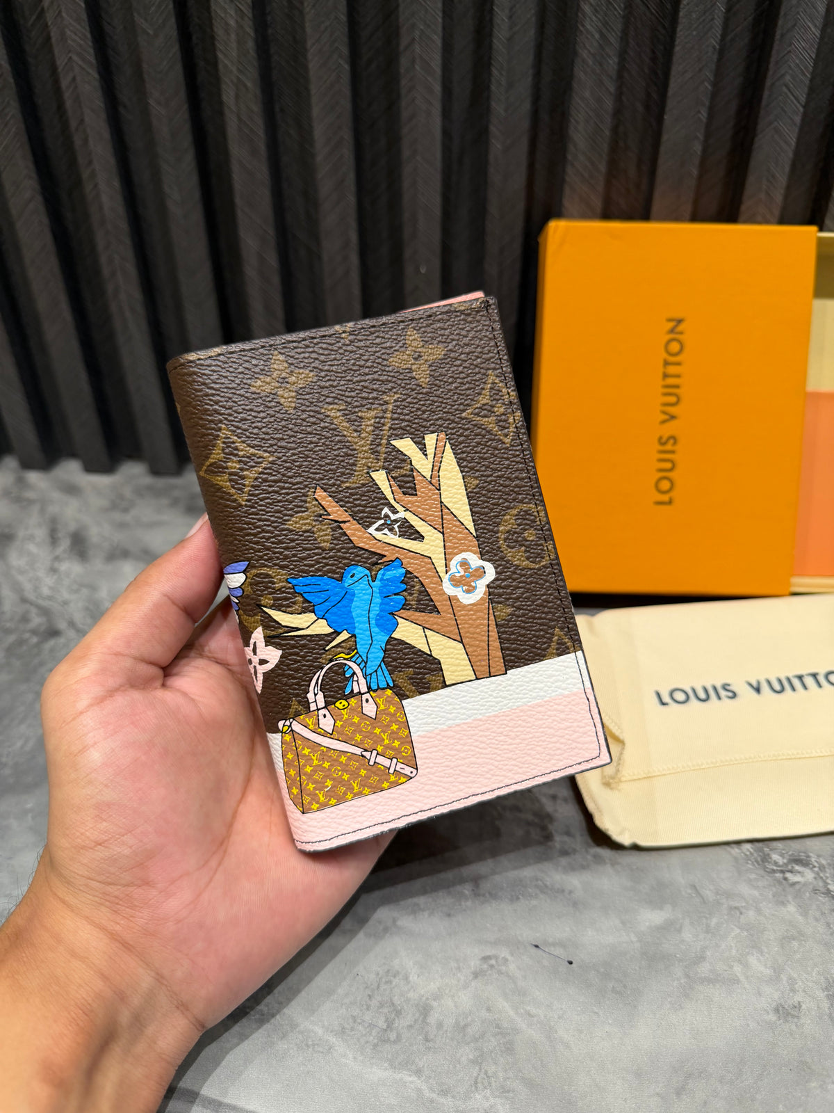 LV WALLET 1.1 GRADE