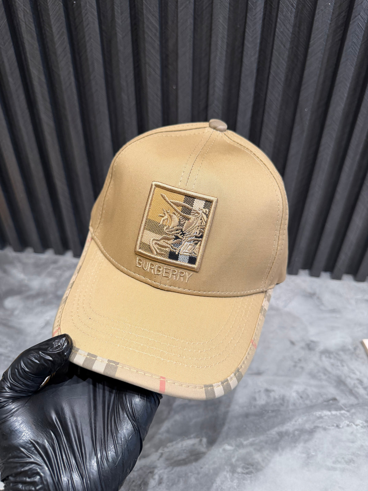 BURBERRY CAP