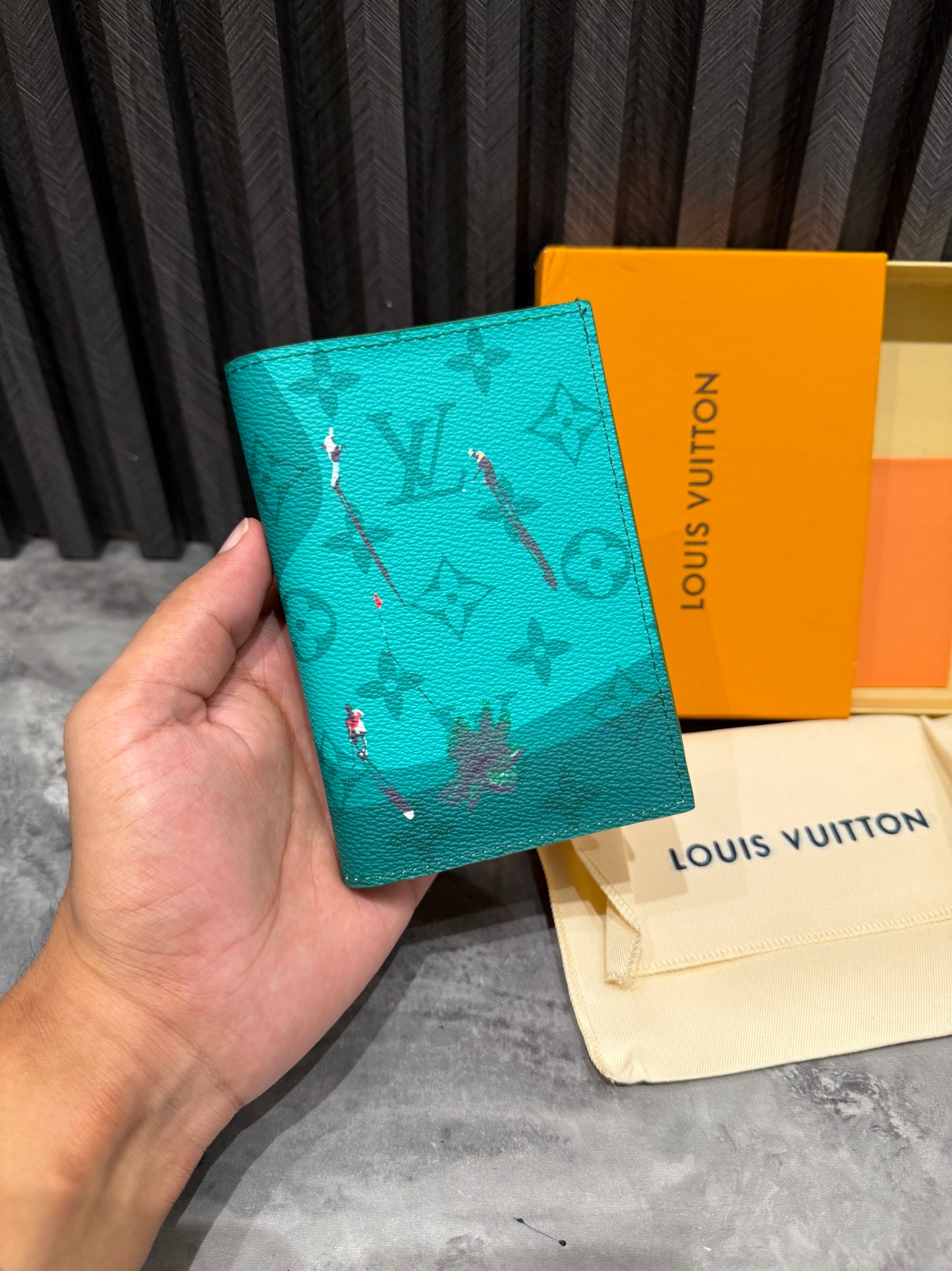 LV WALLET 1.1 GRADE