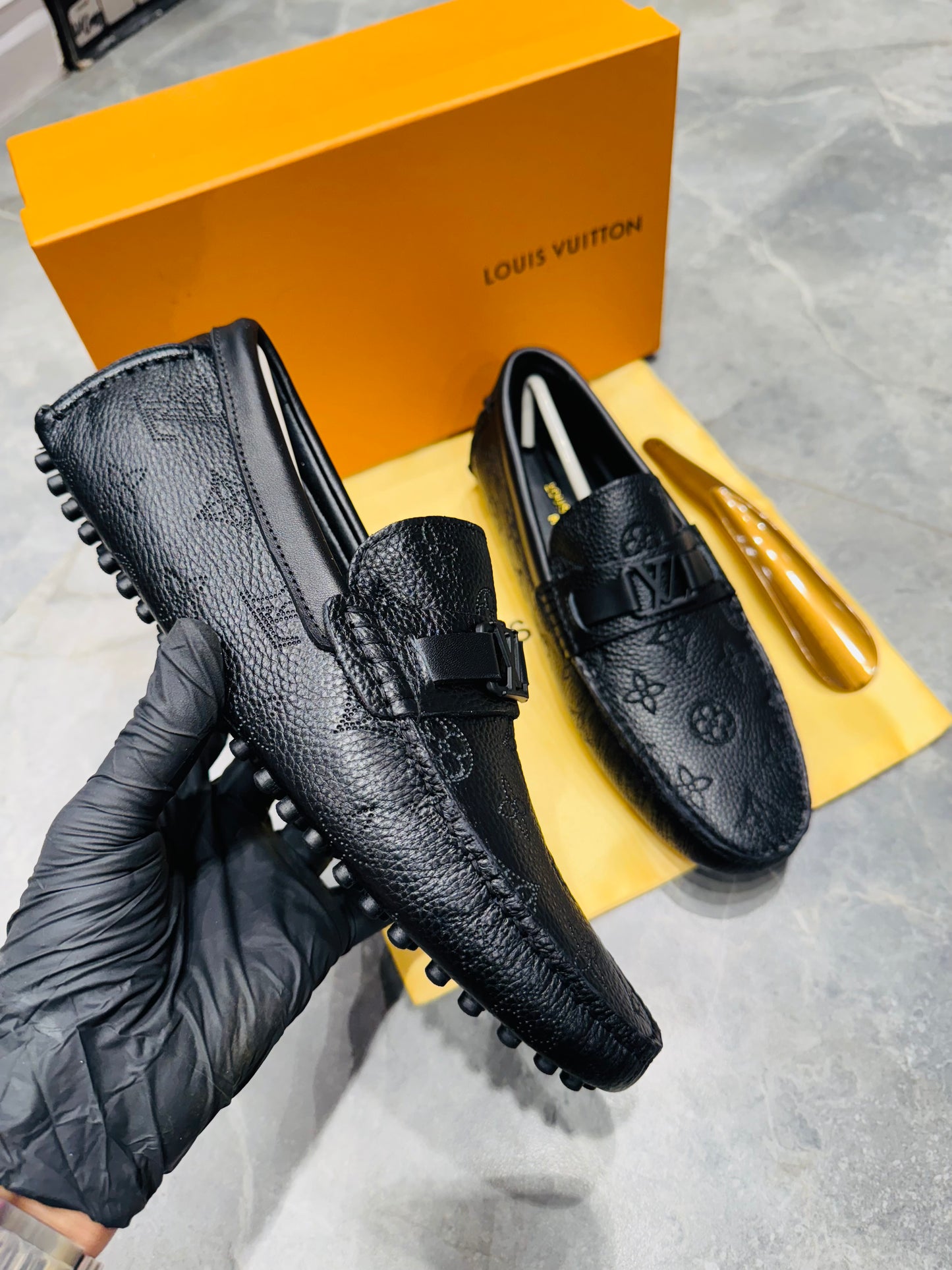 LV SHOES