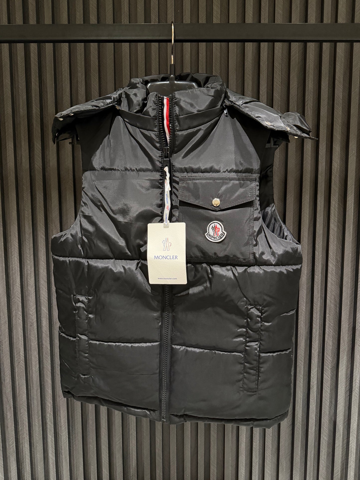 MONCLER SLEEVLEES