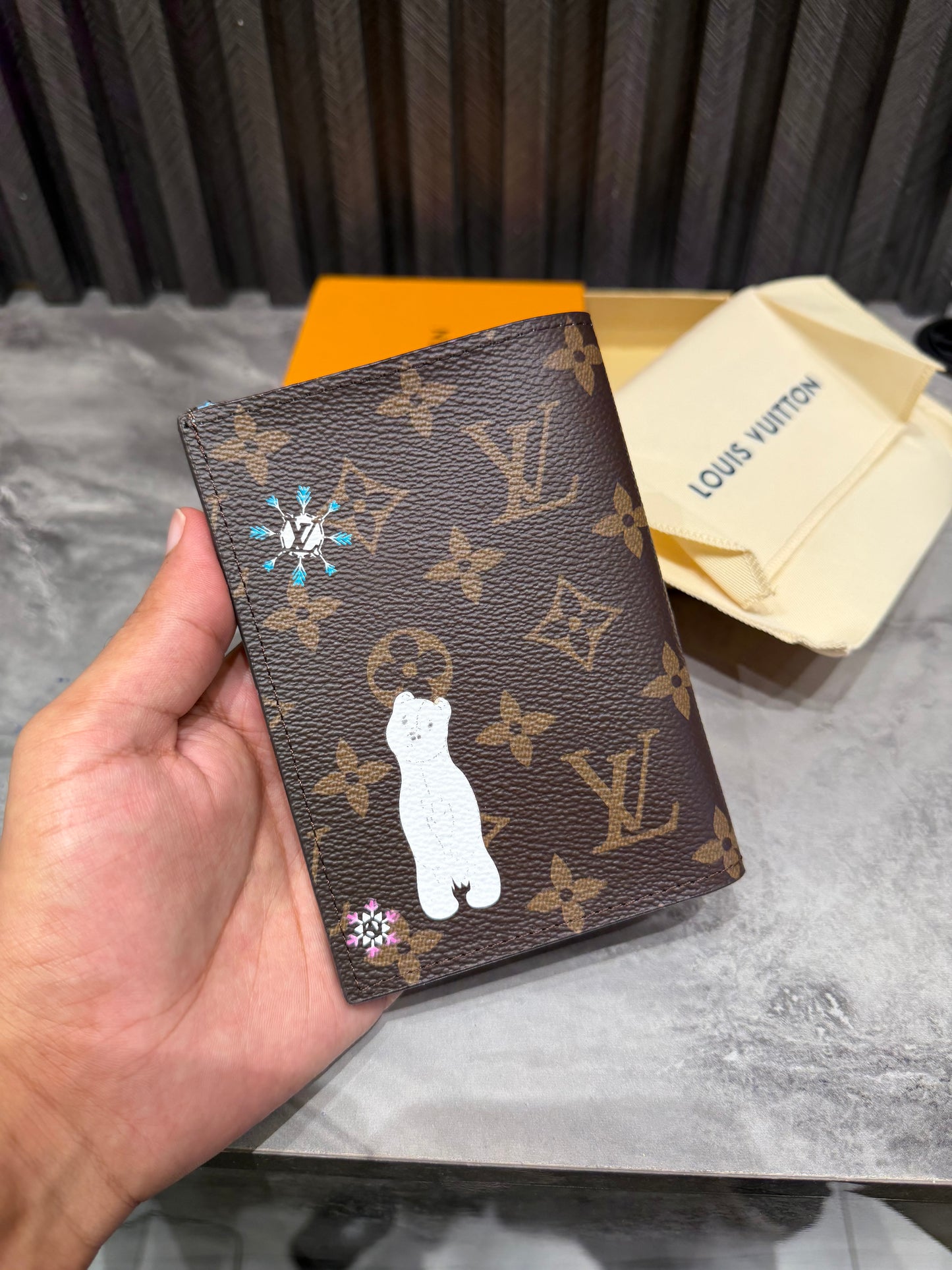 LV WALLET 1.1 GRADE