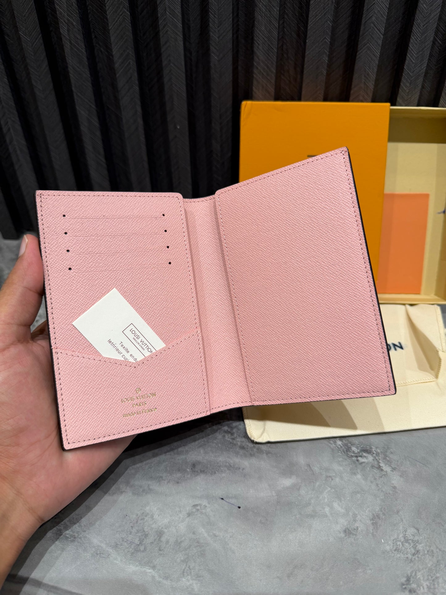 LV WALLET 1.1 GRADE