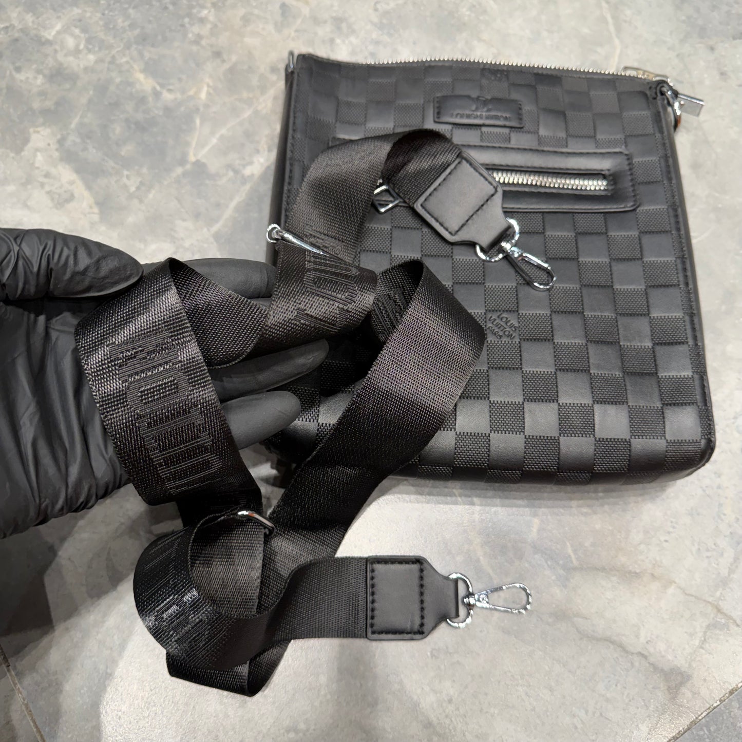 LV SIDE BAG