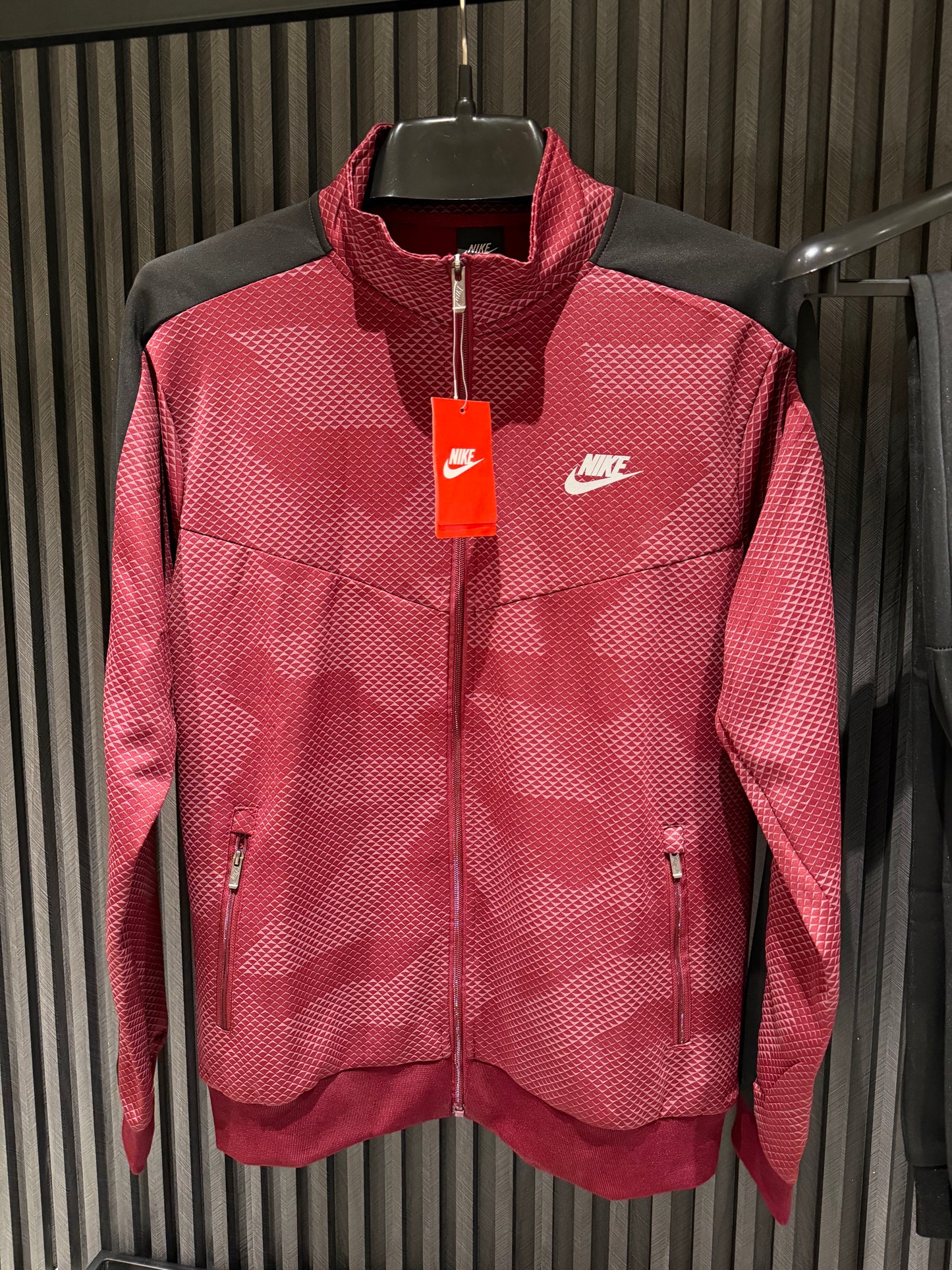 NIKE TRACKSUIT