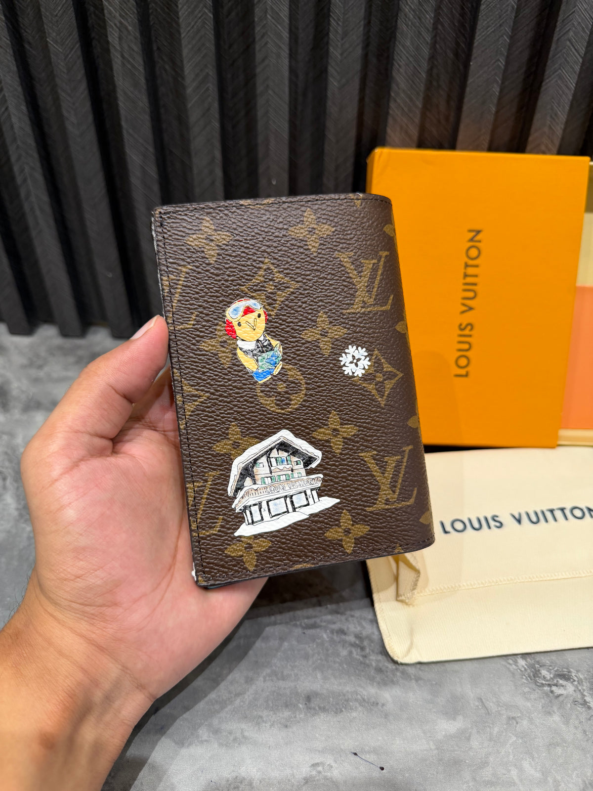 LV WALLET 1.1 GRADE
