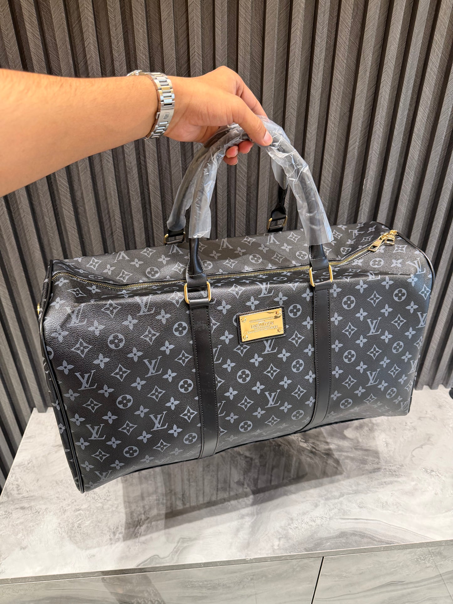 LV LUGGAGE BAG