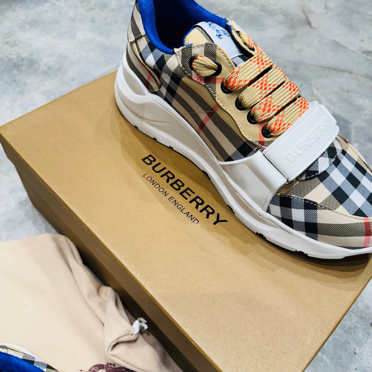 BURBERRY SHOES