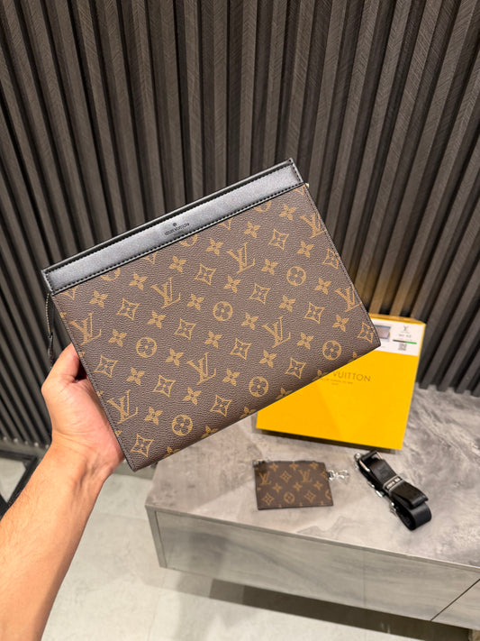 LV MESSENGER BAG