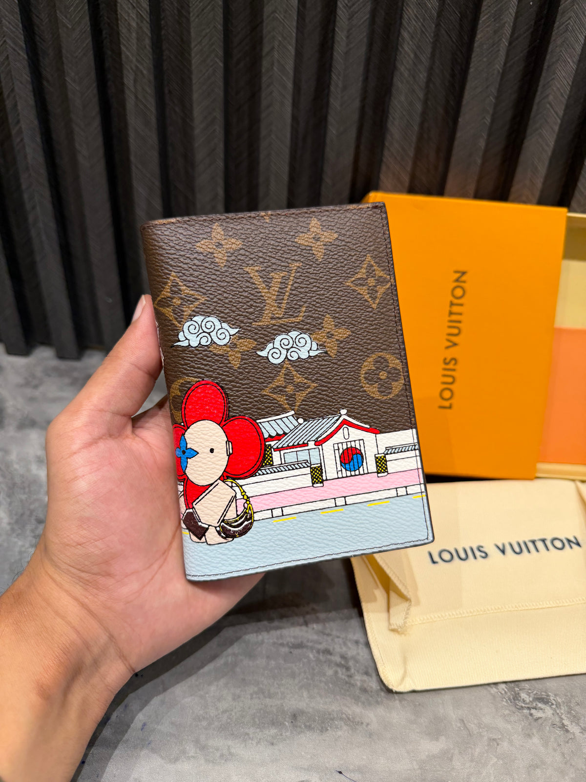 LV WALLET 1.1 GRADE